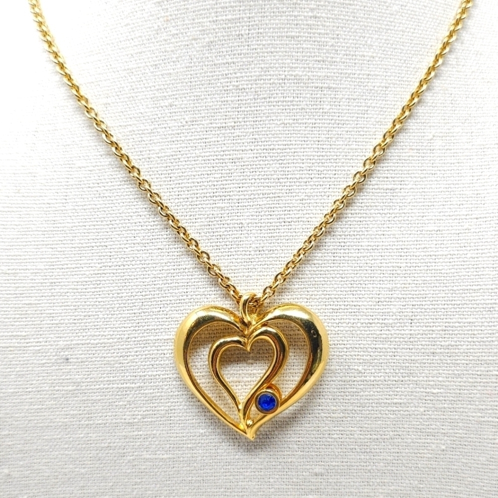 Vtg AVON Golden Heart Blue September Birthstone Necklace